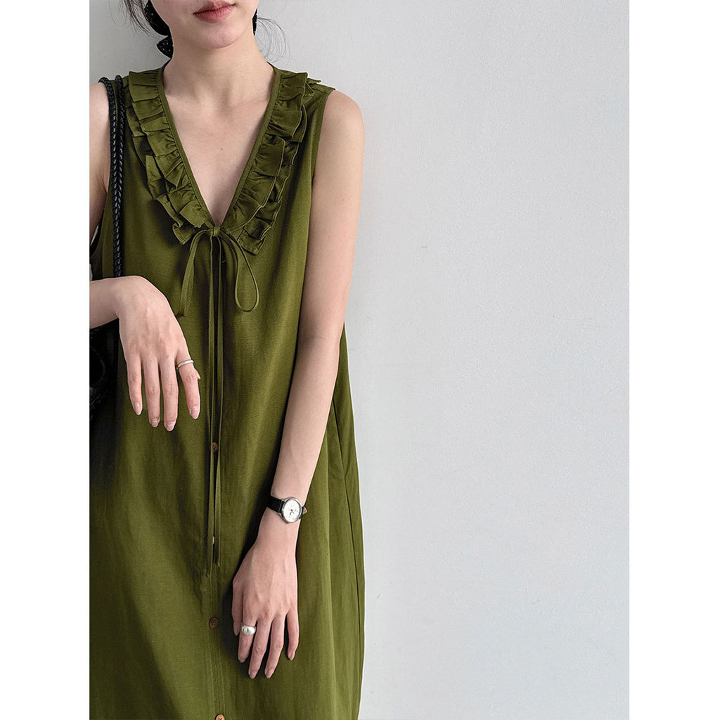 Womens Sleeveless V-Neck Dress With Ruffle Trim