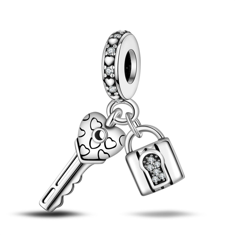 Retro Heart Lock Key Pendant Accessory for Unique Style