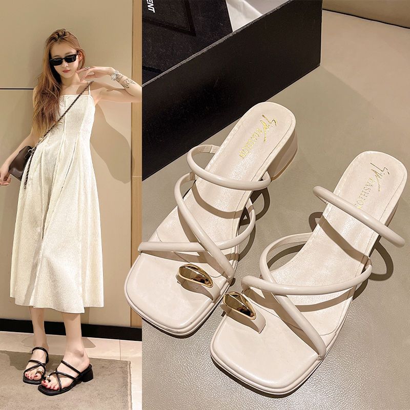 Womens Fashionable Versatile Flat Sandals for Every Occasion
