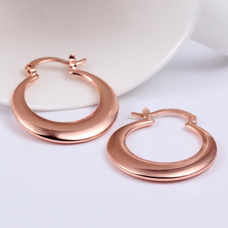 Fashionable Exaggerated Hoop Clip On Earrings for Trendsetters