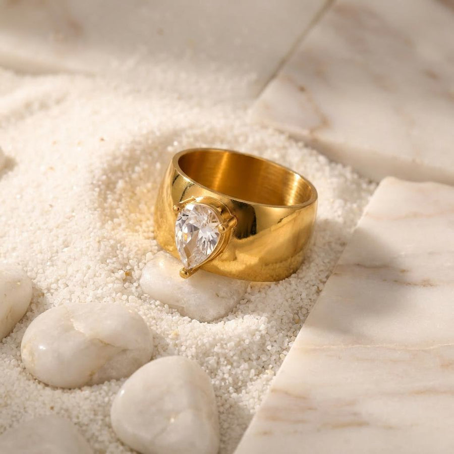 Sweet-and-cool Golden Letter Stacking Ring for Stylish Looks