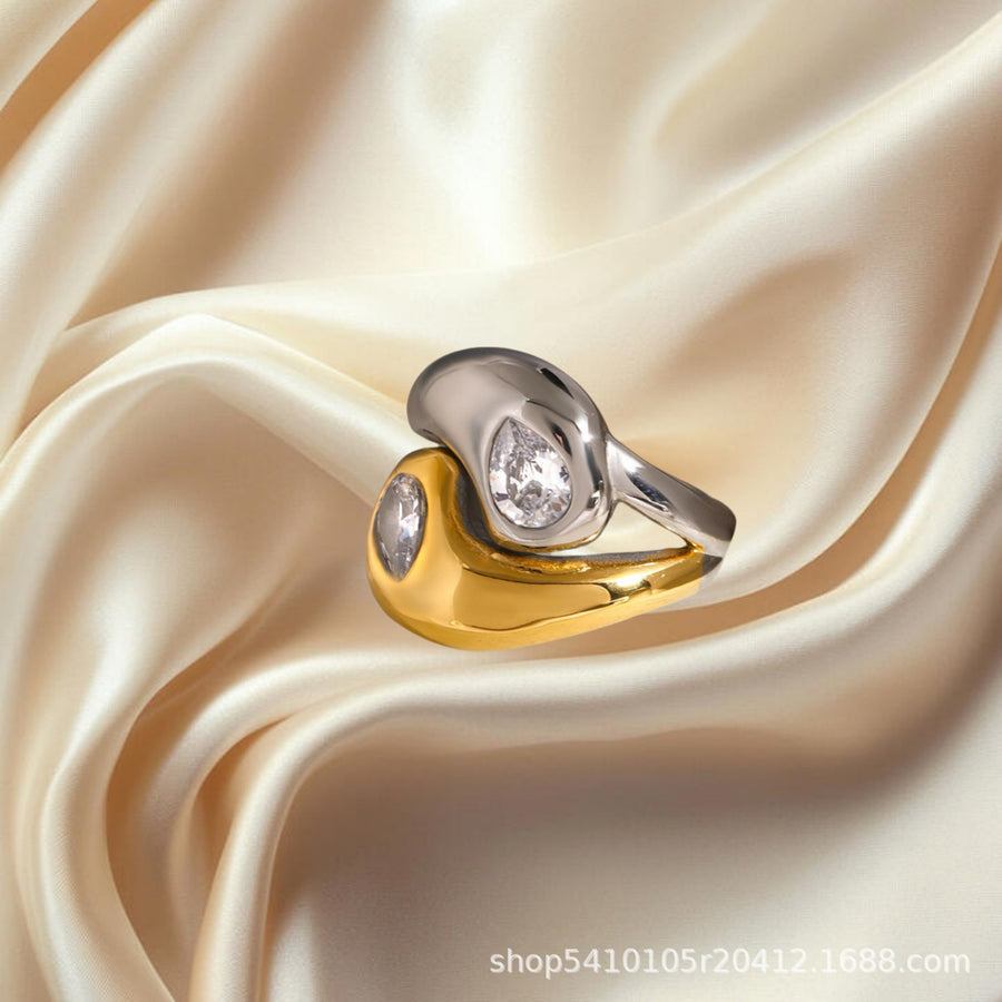 Stainless Steel Exaggerated Vintage Ring Holder Accessory
