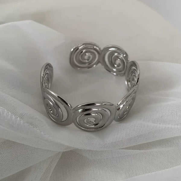 Adjustable Open-ended Linear Design Bracelet for Every Occasion