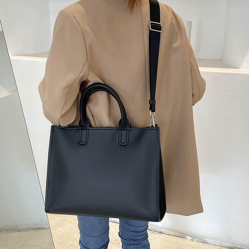 Large-Capacity Commuter Handbag - Stylish Crossbody & Shoulder Bag