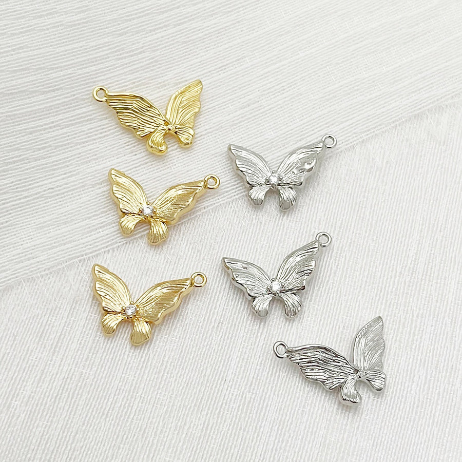 Real Gold Fine-grain Three-dimensional Butterfly Pendant