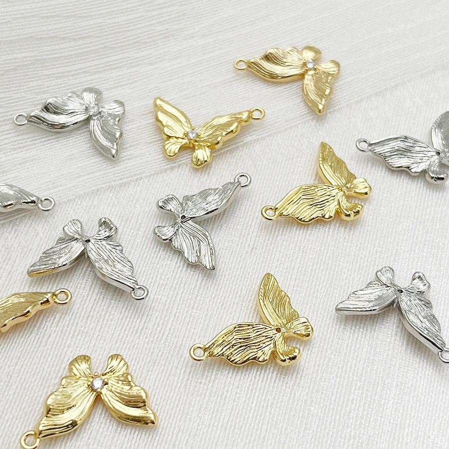 Real Gold Fine-grain Three-dimensional Butterfly Pendant