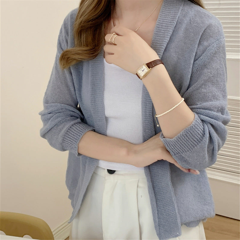 Lightweight Cardigan: Your Go-To Knitted Coat