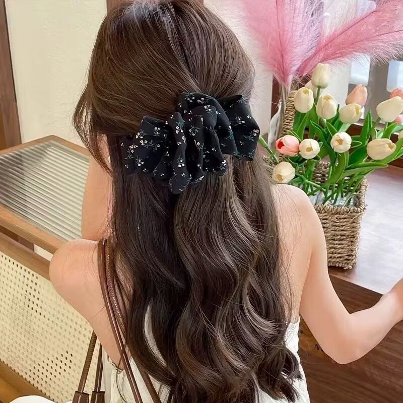 Pleated Fluffy Cloud-shaped Claw Clip with Polka Dots
