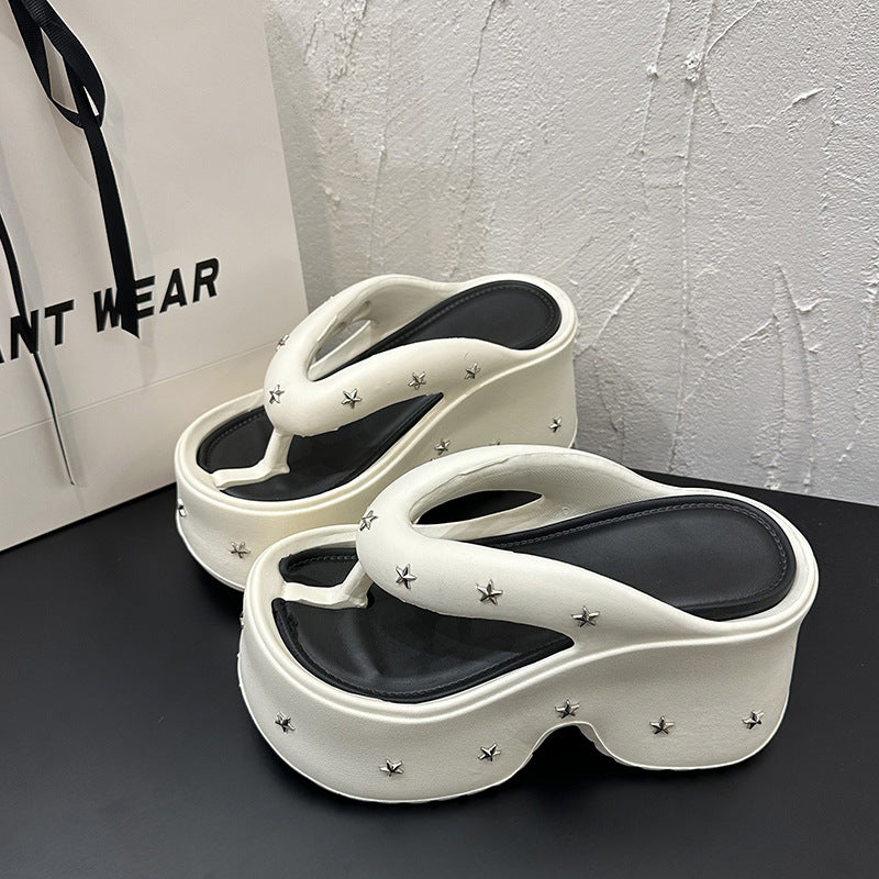 Fashionable Thick-Soled Flip-Flops for Women - Perfect for Outdoor Wear