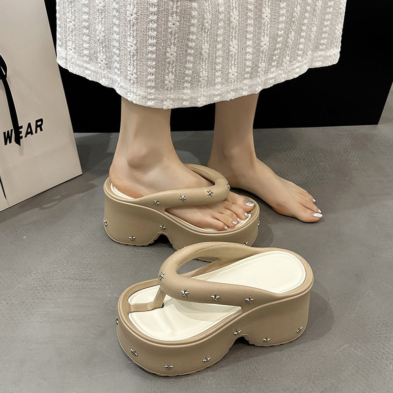 Fashionable Thick-Soled Flip-Flops for Women - Perfect for Outdoor Wear