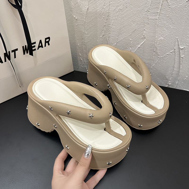 Fashionable Thick-Soled Flip-Flops for Women - Perfect for Outdoor Wear