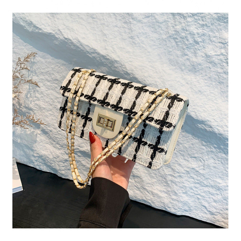 Womens Checkerboard-pattern Shoulder Bag with Chain Strap