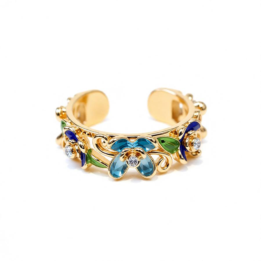 Niche High-end Statement Ring with Retro Courtly Style