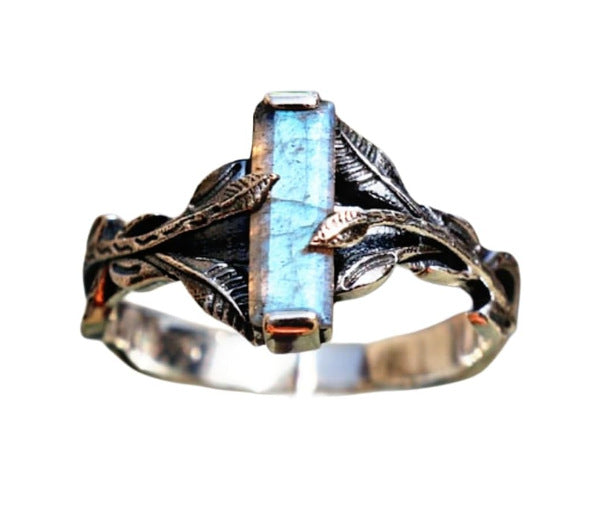 Retro Leaf-shaped Rectangular Zircon Statement Ring