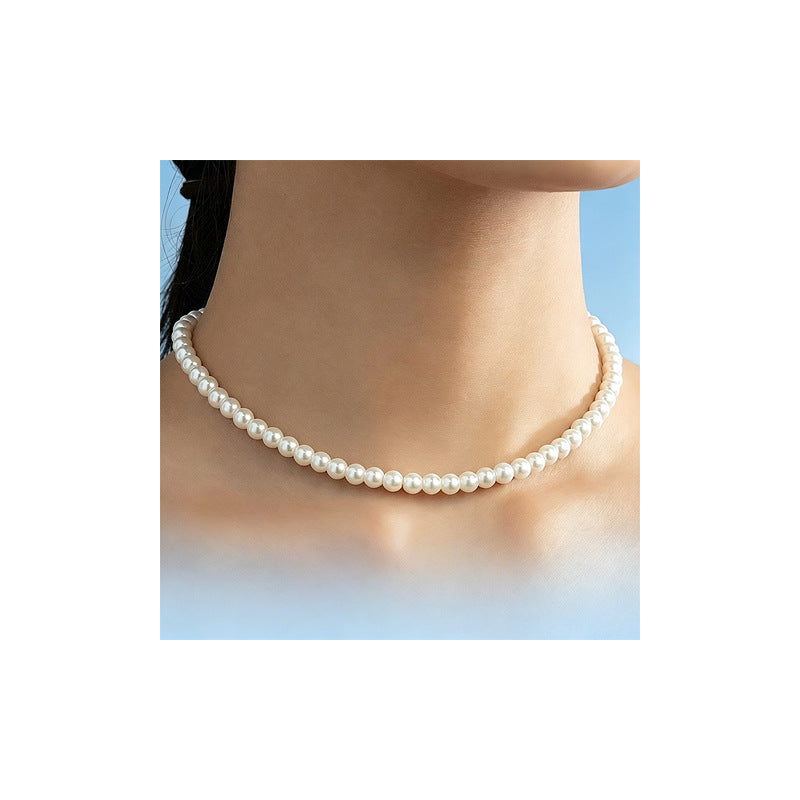 Simple and Casual Pearl Clavicle Necklace for Women