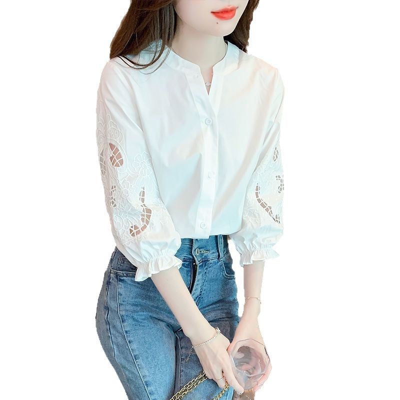 Stylish Summer Blouse with Three-Quarter-Length Sleeves