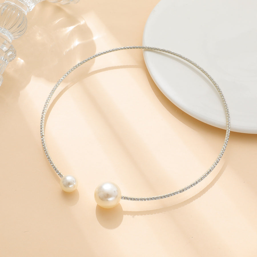 Elegant Silver-plated Collar-style Bracelet for Women