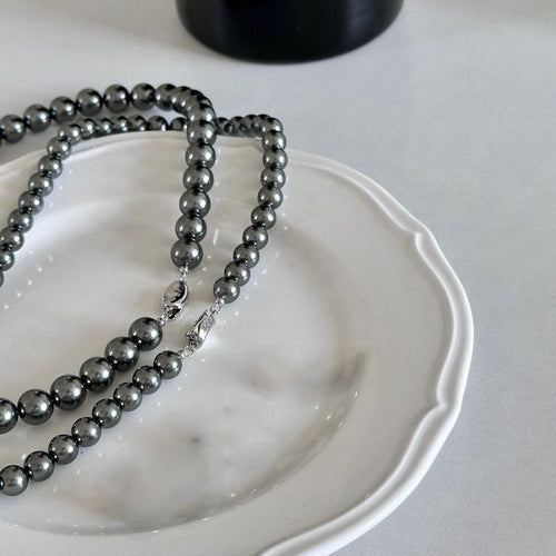 Fashionable Black Pearl Necklace for Women - Elegant Accessory