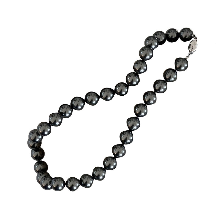 Fashionable Black Pearl Necklace for Women - Elegant Accessory