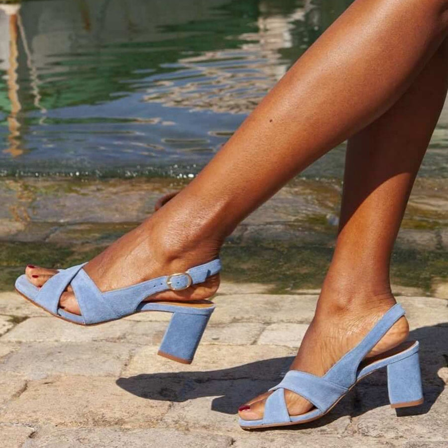 Plus-size Suede Open-toe Sandals for Trendy Comfort