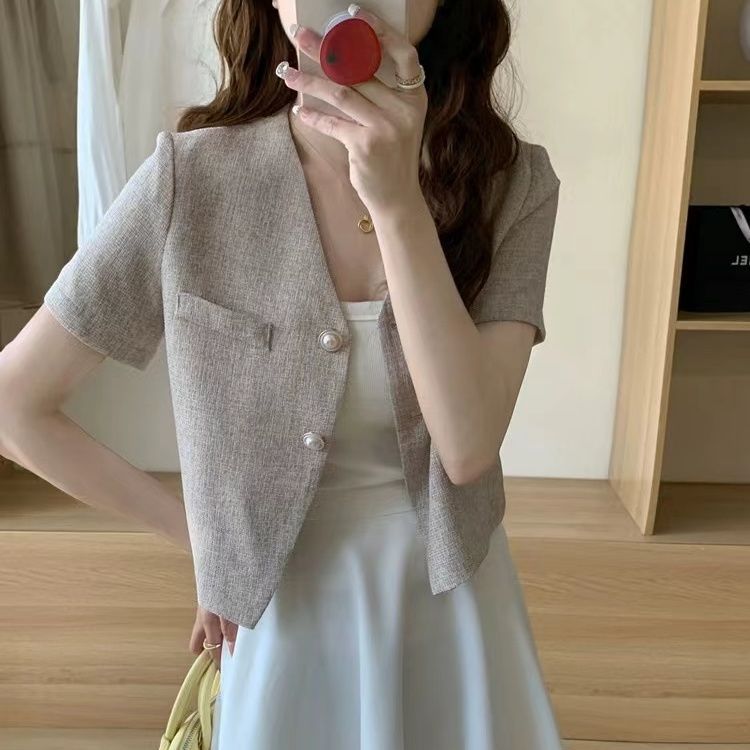 Chic Cropped French-style Blouse for Fashionable Socialites