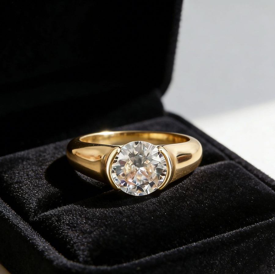 Elegant Diamond-studded Zircon Ring for Women