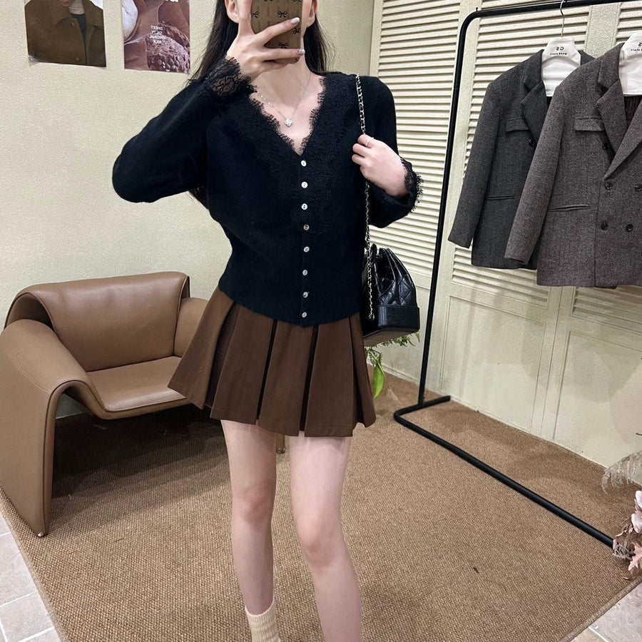 Figure-Flattering Lace-Panel Knit Long-Sleeve T-Shirt