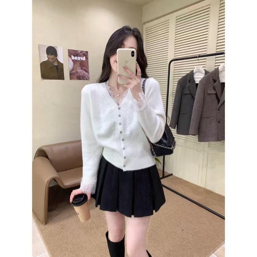 Figure-Flattering Lace-Panel Knit Long-Sleeve T-Shirt