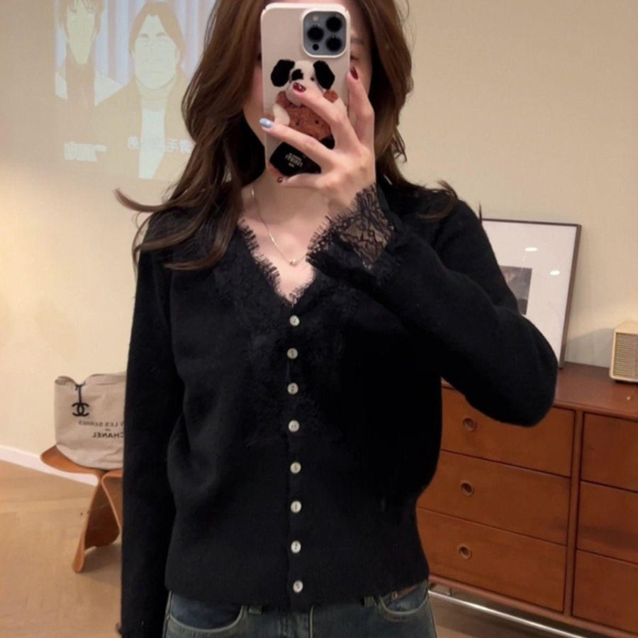Figure-Flattering Lace-Panel Knit Long-Sleeve T-Shirt