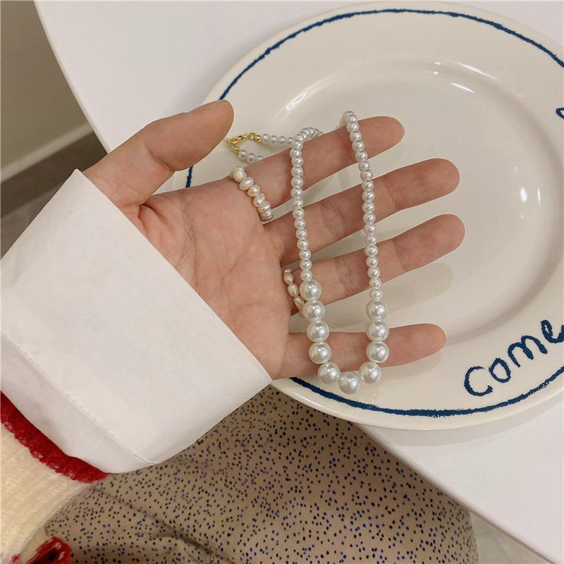 Womens Retro Geometric Pearl Necklace for Stylish Elegance