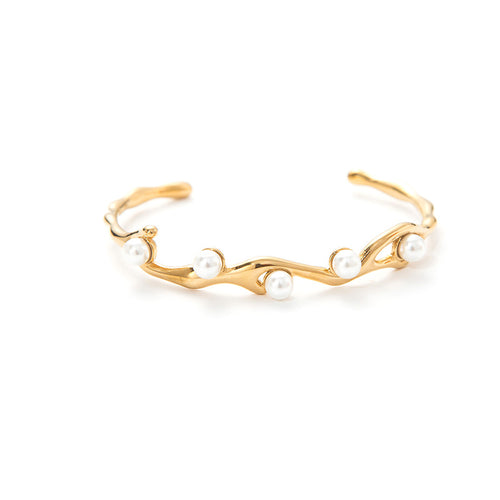 Pearlaccented Open-ended Titanium Steel Bracelet That Won't Fade