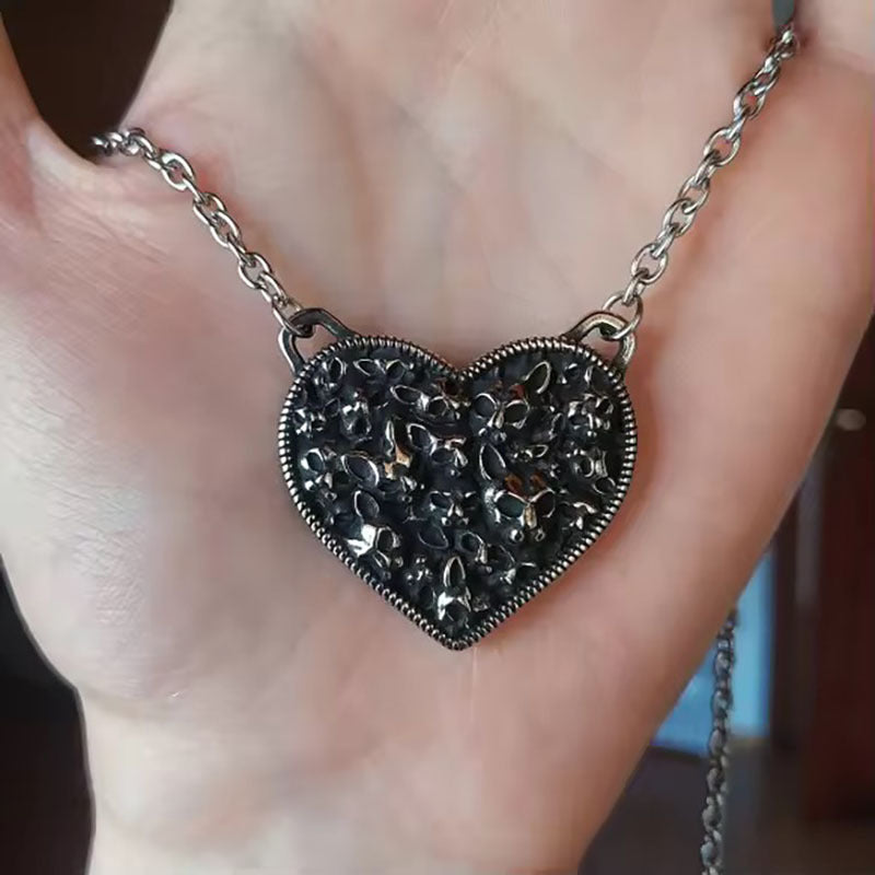 Dark-style Skull Cat Heart Pendant Necklace for Unique Style