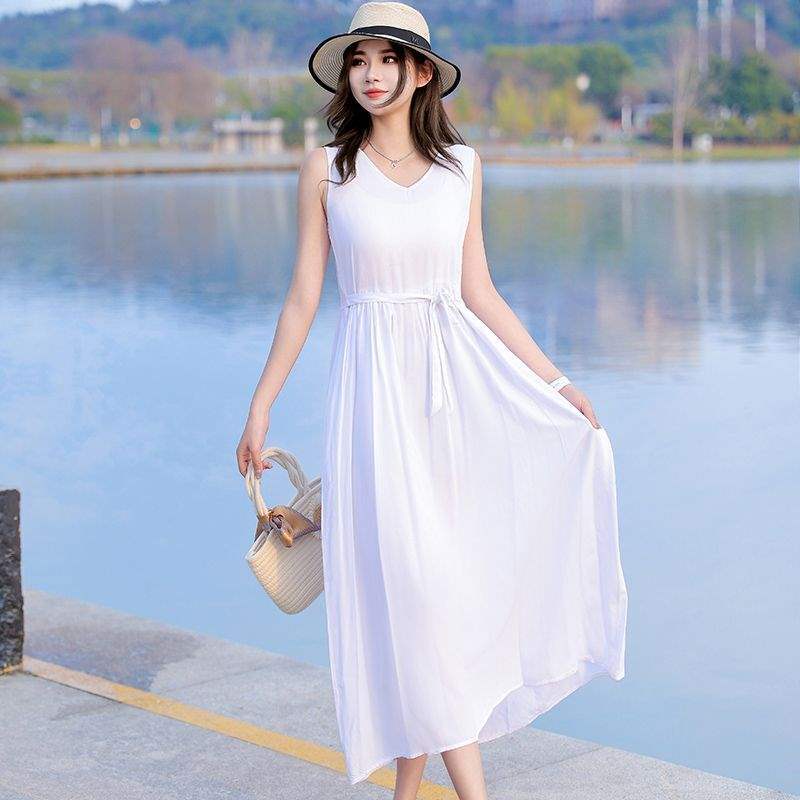 Plus-size Loose-fit Floral Slip Dress That Flatters