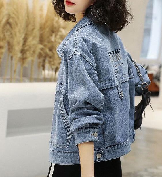 Korean-style Loose-fitting Denim Jacket for Fashionable Look