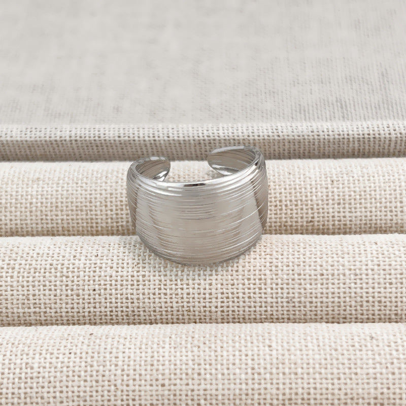 Colorfast Hollowed-out Heart Ring for Women - Trendy Accessory