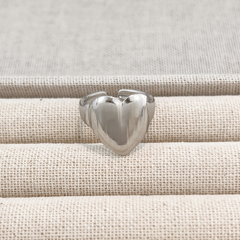 Colorfast Hollowed-out Heart Ring for Women - Trendy Accessory
