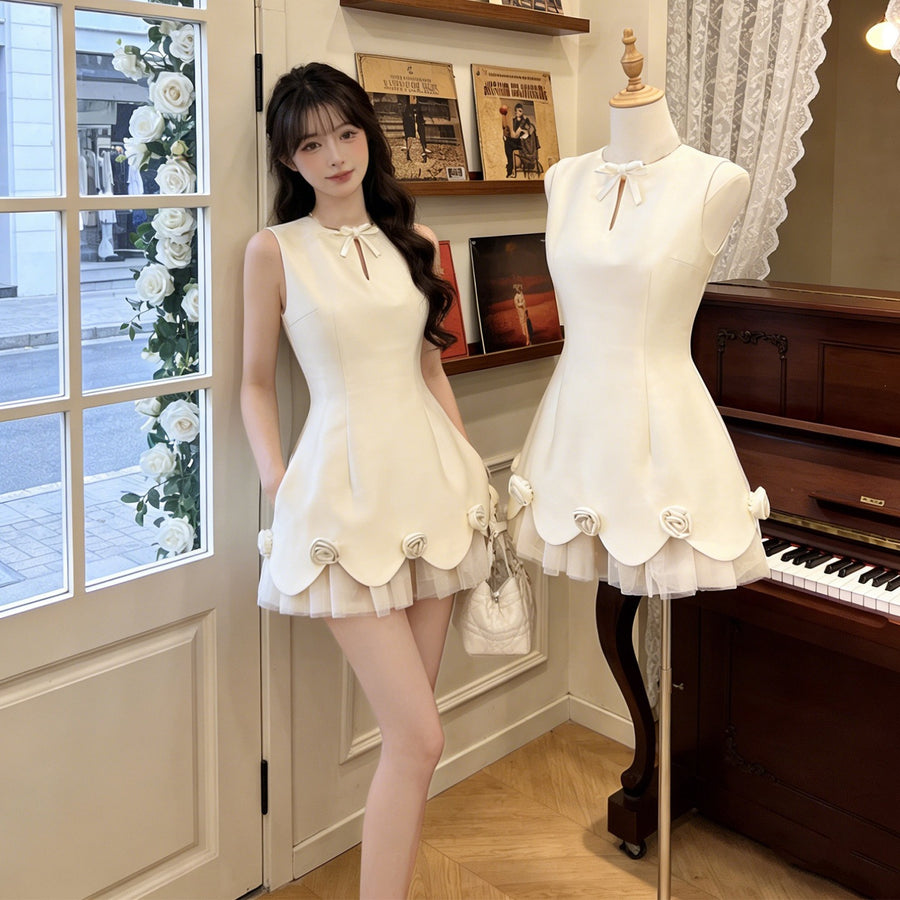 Elegant Sleeveless Dress for the Modern Heiress