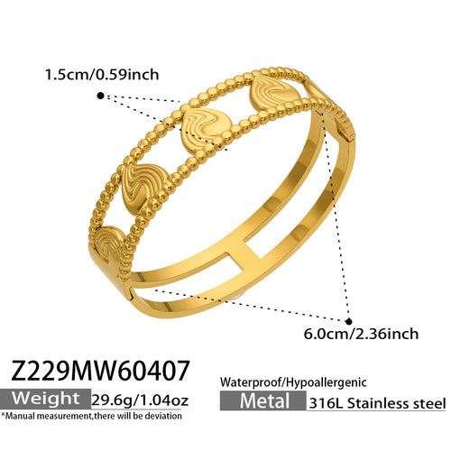 Womens Wide-Style Heart-Shaped Buckle Bracelet