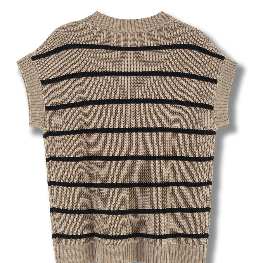 Best-selling versatile striped sweater vest for every occasion
