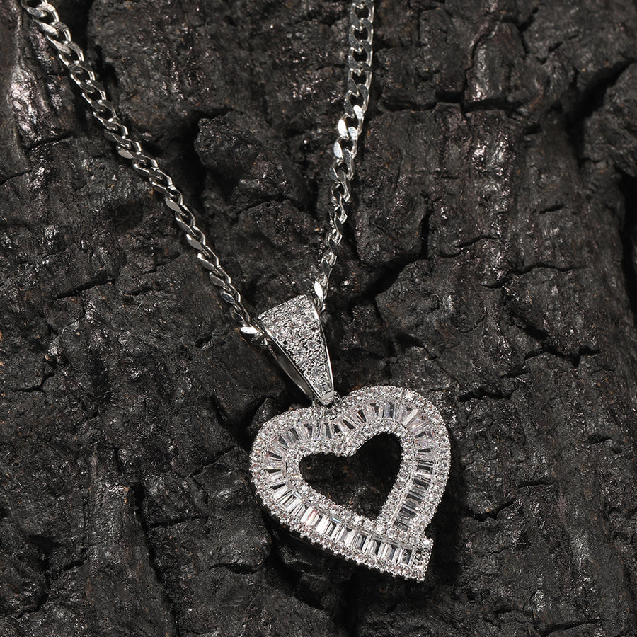 Retro-style Heart Pendant Necklace for Women - Unique Jewelry