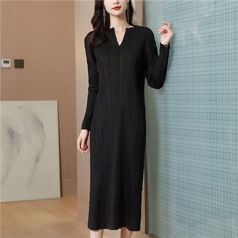 Fashionable Slim-fit Pleated Dress for Women - Trendy Style