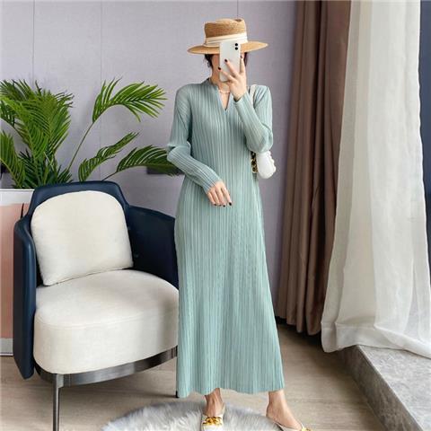 Fashionable Slim-fit Pleated Dress for Women - Trendy Style