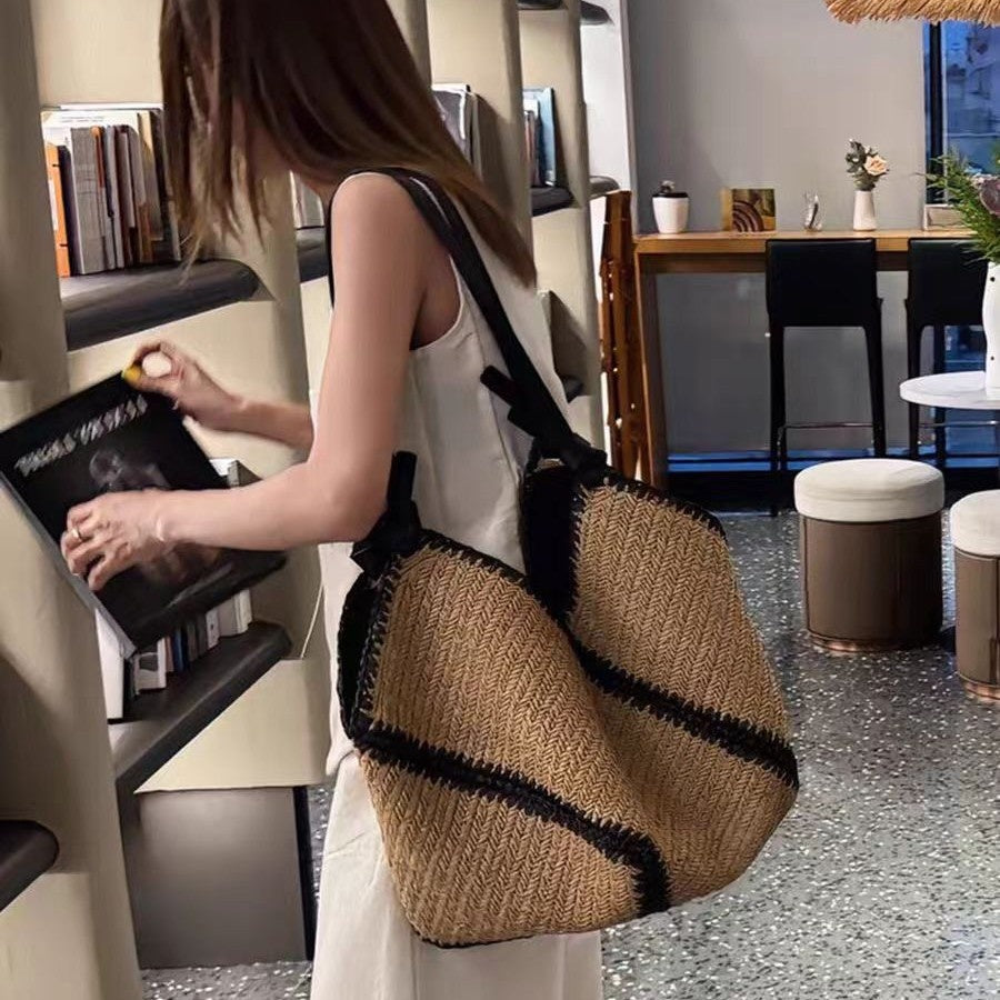 Striped Straw Versatile Handmade Woven Bag - Large Capacity