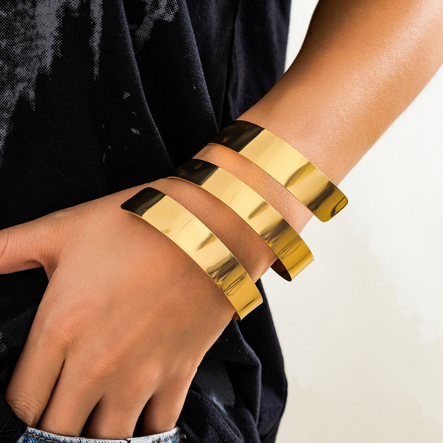 Spiral-style Minimalist Personalized Retro Bracelet - Wide Band Design