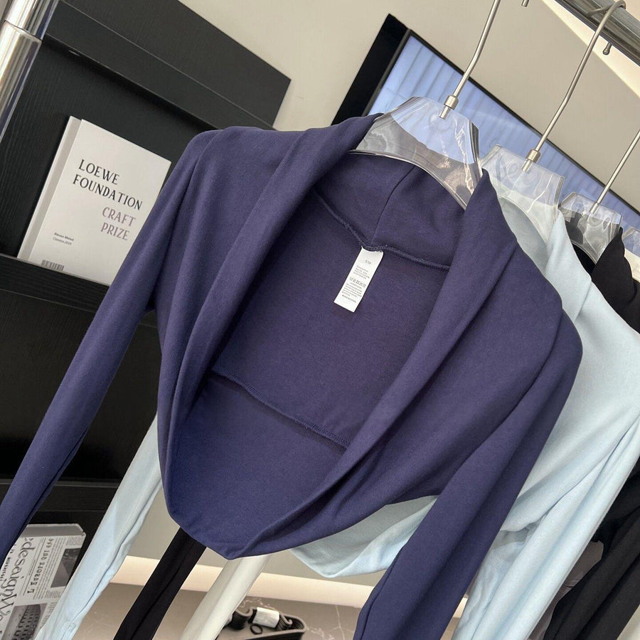 Short Cardigan That Perfectly Shapes Your Shoulders