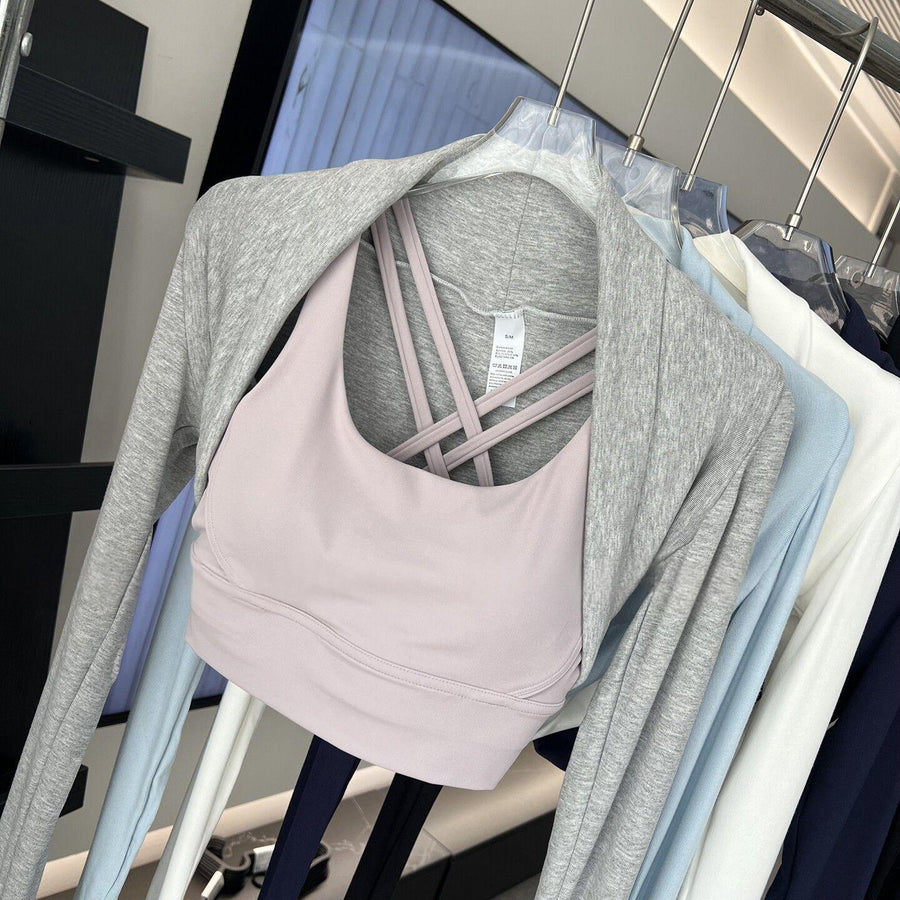 Short Cardigan That Perfectly Shapes Your Shoulders