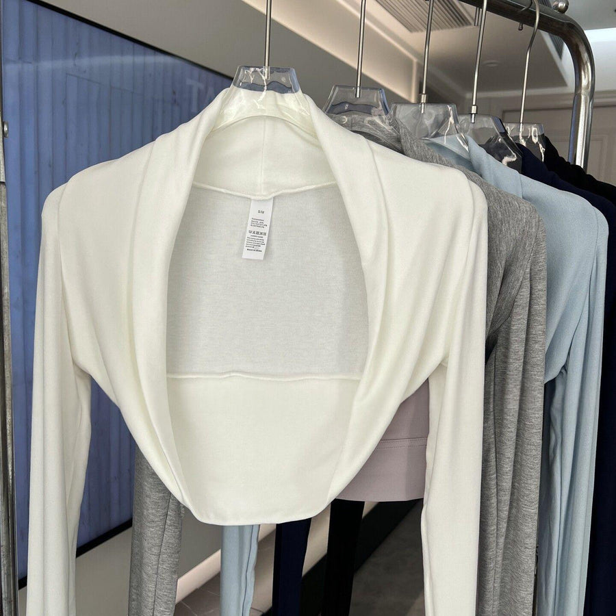 Short Cardigan That Perfectly Shapes Your Shoulders