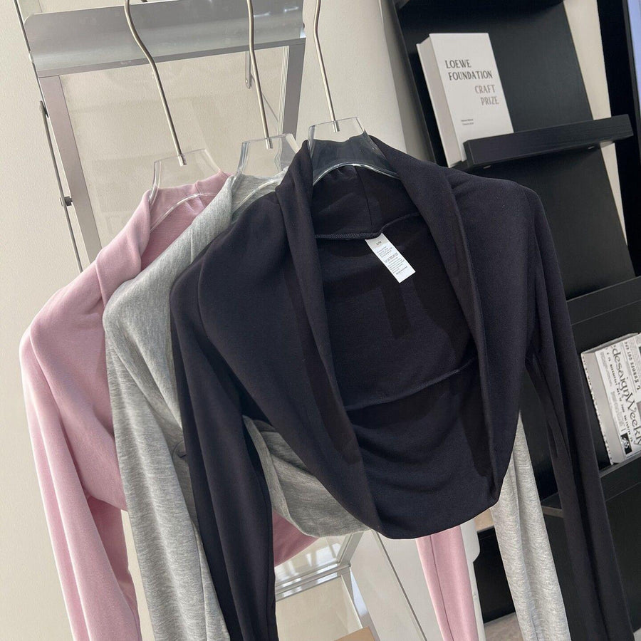 Short Cardigan That Perfectly Shapes Your Shoulders