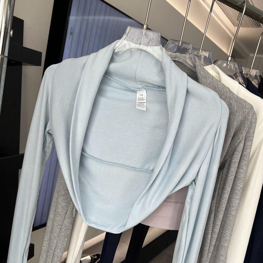 Short Cardigan That Perfectly Shapes Your Shoulders