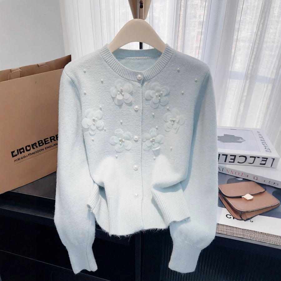 Heavy-duty Three-dimensional Floral Soft Wool Knit Coat